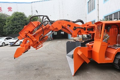 生產扒渣機功能,履帶挖掘裝載機